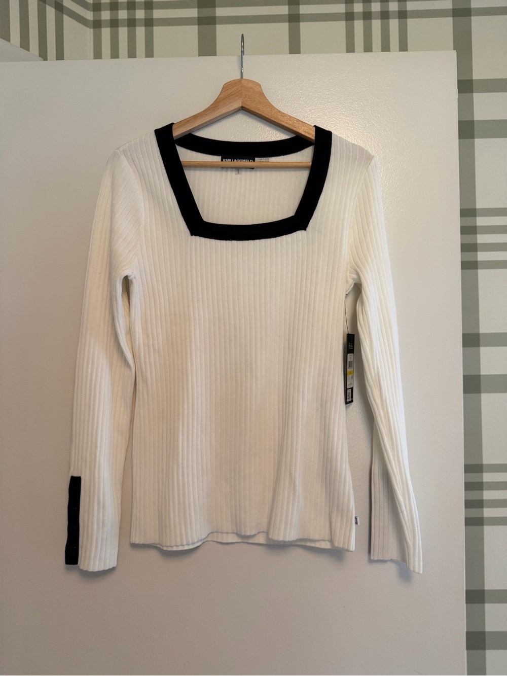 NWT Karl Lagerfeld White Ribbed Long Sleeve Top with Black Square Neck